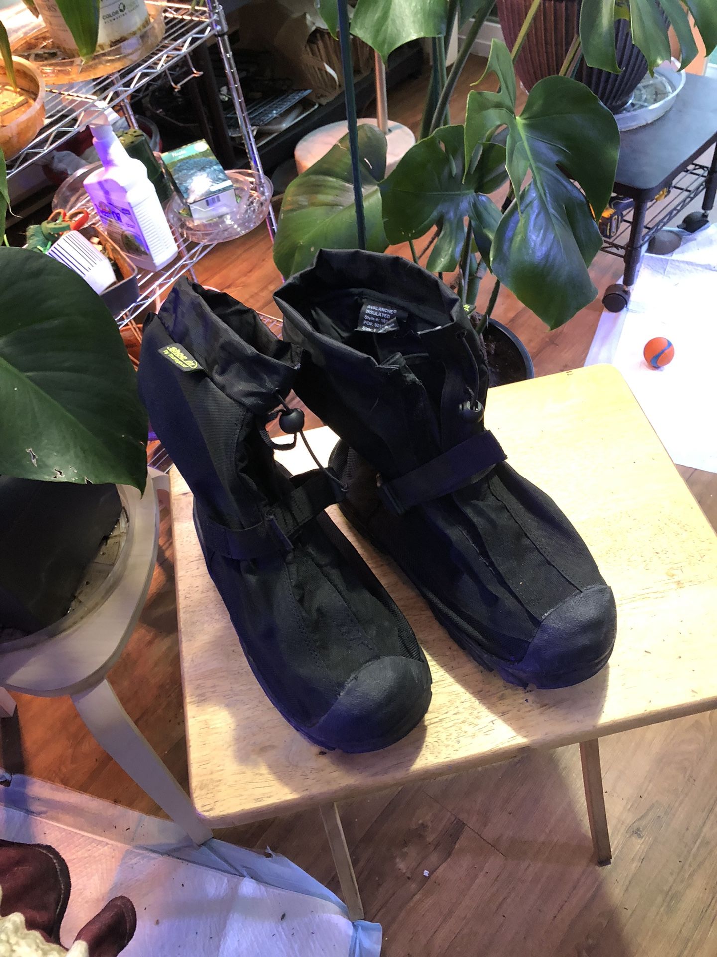 Winter Insulated Boots For Putting Your Shoes In