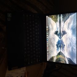 Lenovo slim 3i 2k touchscreen 12’ 2 in 1 Chromebook