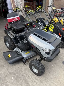 Murray MT100 42 in. 13.5 HP 500cc E1350 Series Briggs and Stratton Engine 6-Speed Manual Gas Riding