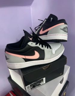 Air Jordan 1 Low Sneakers Size 8.5
