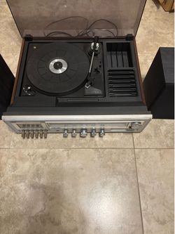 Tocadiscos Vintage And 2 Small Speakers