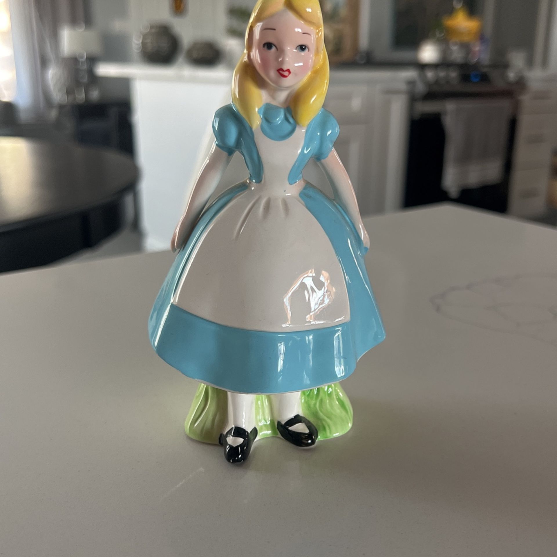 Vintage Disney Alice In Wonderland Porcelain Ceramic Figurine