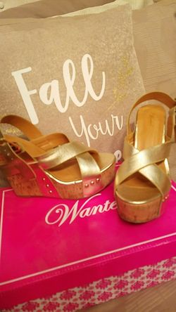 Gold size 5.5 wedges