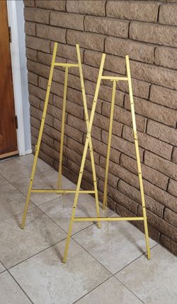 4-Tier Gold Display Easel