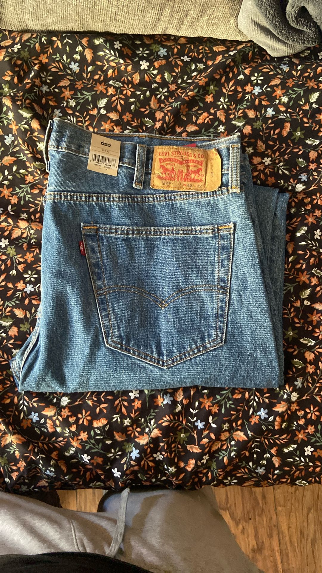 Brand New Levi’s 501 Size 42x32