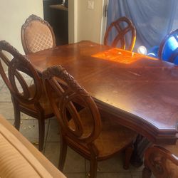 Dining room Table 