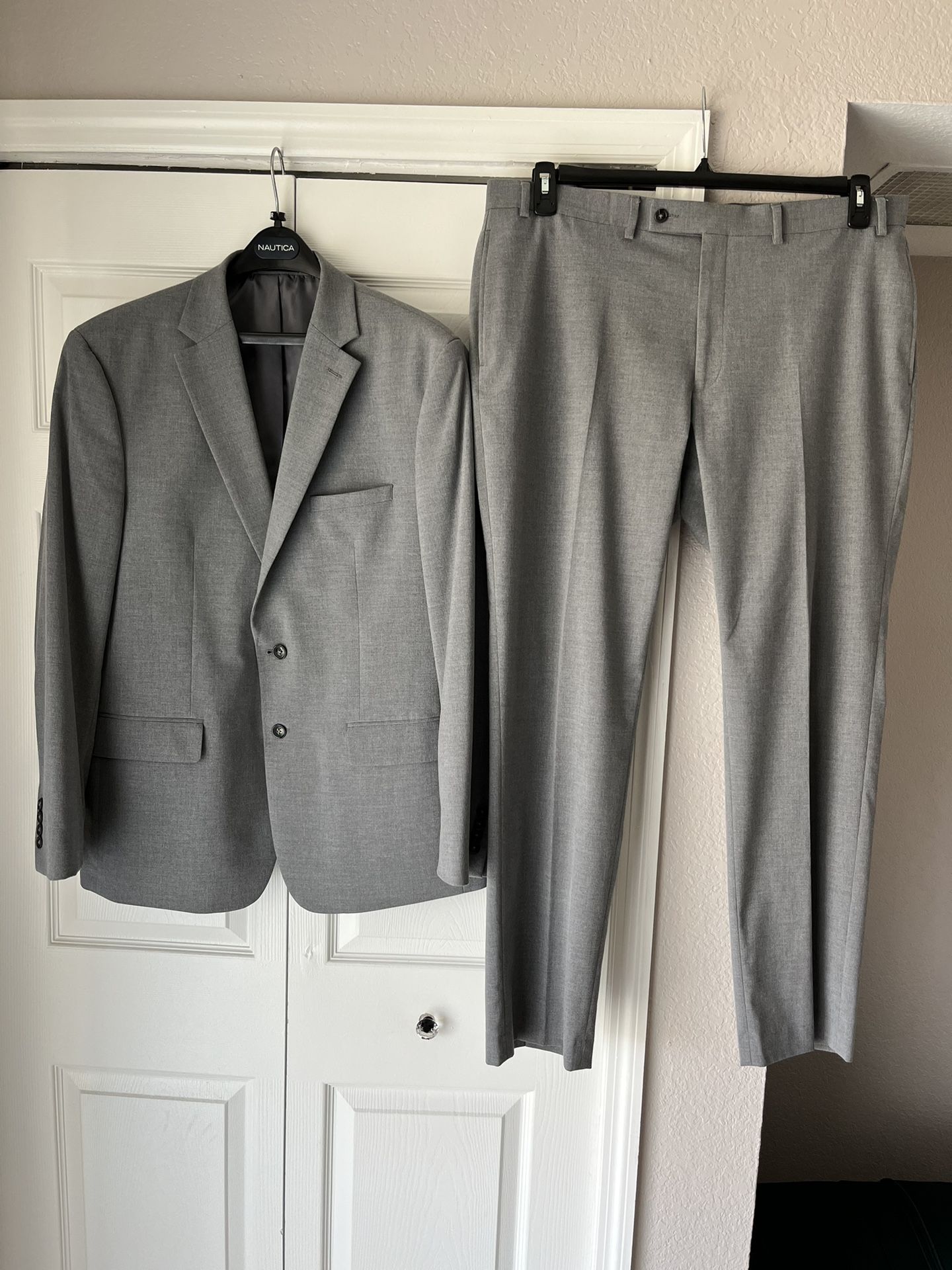 Men Slim-Fit Suit