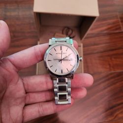 Burberry Silver Sapphire Crystal BU9000