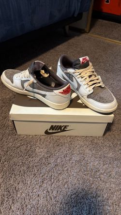 Travis Scott reverse mocha size 7.5