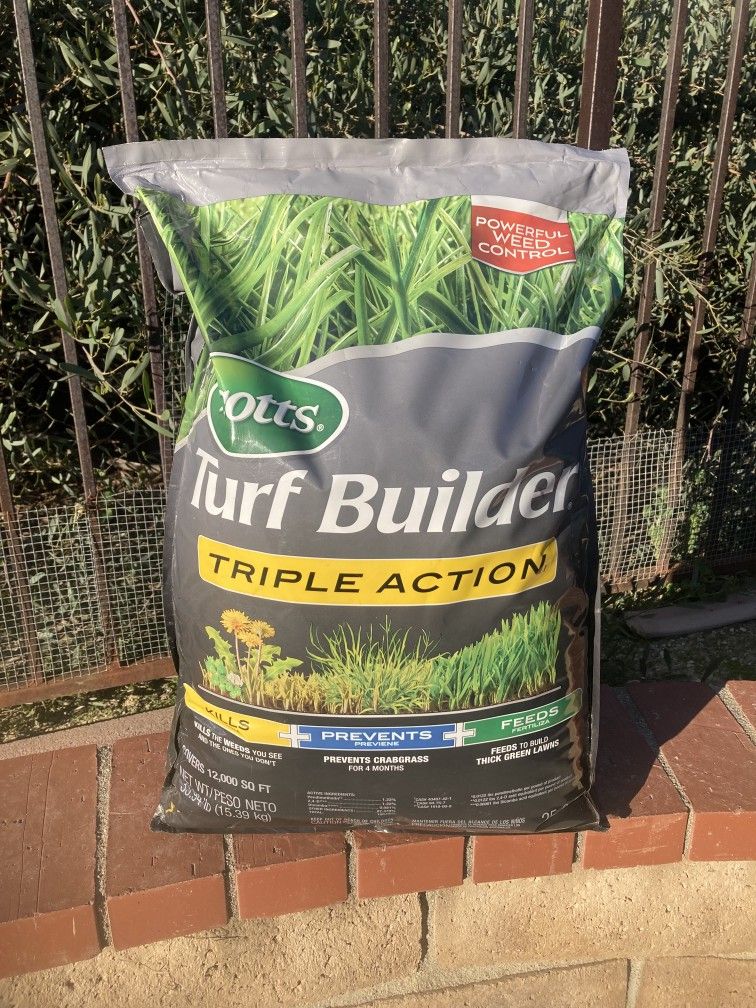 Scotts Turf Builder (Chino Hills)