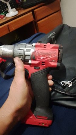 6 Milwaukee tools ,impacts ,drill,saw .