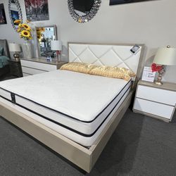 4 Pc king Bedroom Set With Free Mattress 🎊🎊🎊