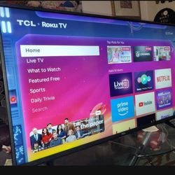 50" Roku Smart Tv 4k Great Condition Like New No Scratch Come With Remote.  Great Quality Pic 