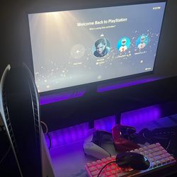 PS5 Disc Edition – Works Perfect – Minor Scratches – Controller Included