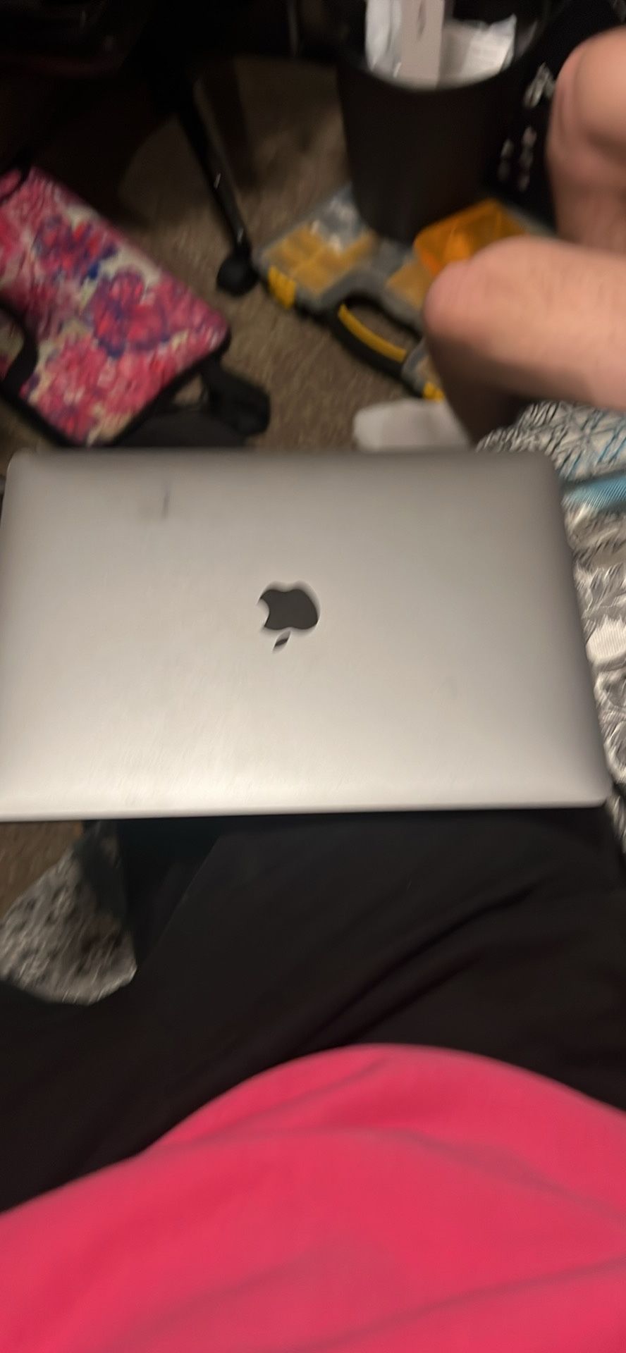 2018 MacBook Pro (READ DESCRIPTION)
