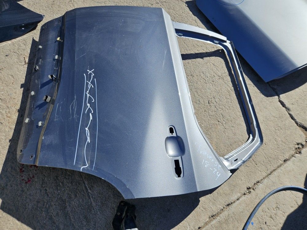 Chevy Traverse Left Rear Door Oem