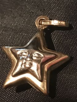 14k solid star pendant grams :1.9