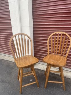 Chairs / Stools