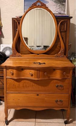 Vintage dresser