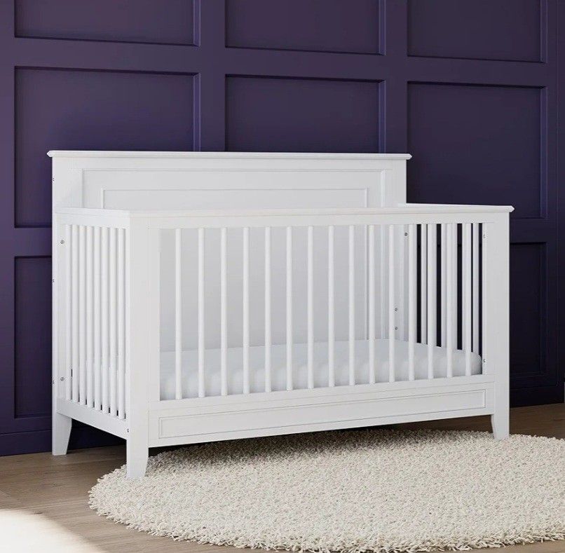 Storkcraft Solstice in Convertible Crib (white)