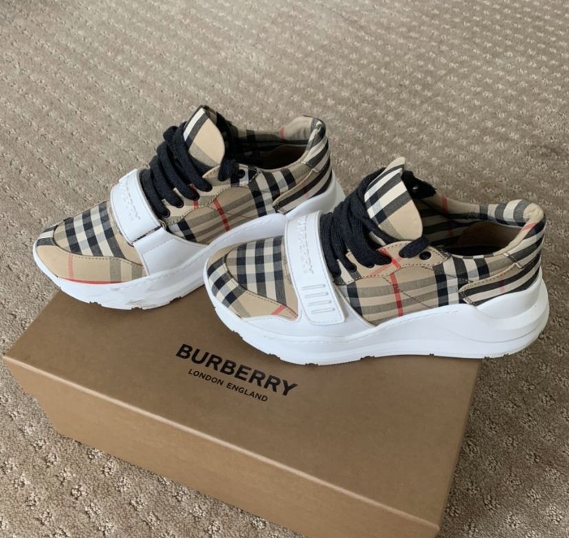 Burberry shoes