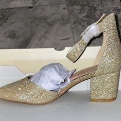 New Gold Glitter Heels Closed Toe   Size 5 
