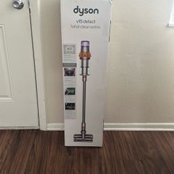 Dyson V15