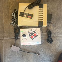 Nintendo NES system With Extra Extra Accessories