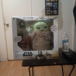 MANDALORIAN star wars DISNEY. GROGU.