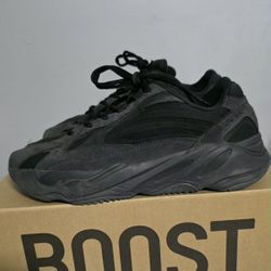 Yeezy 700 V2 Vanta