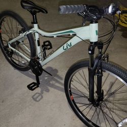 Love Bliss Mountain Bike Size Adult Small Wheels 27.5 Speeds 21 New Ridden One Time 