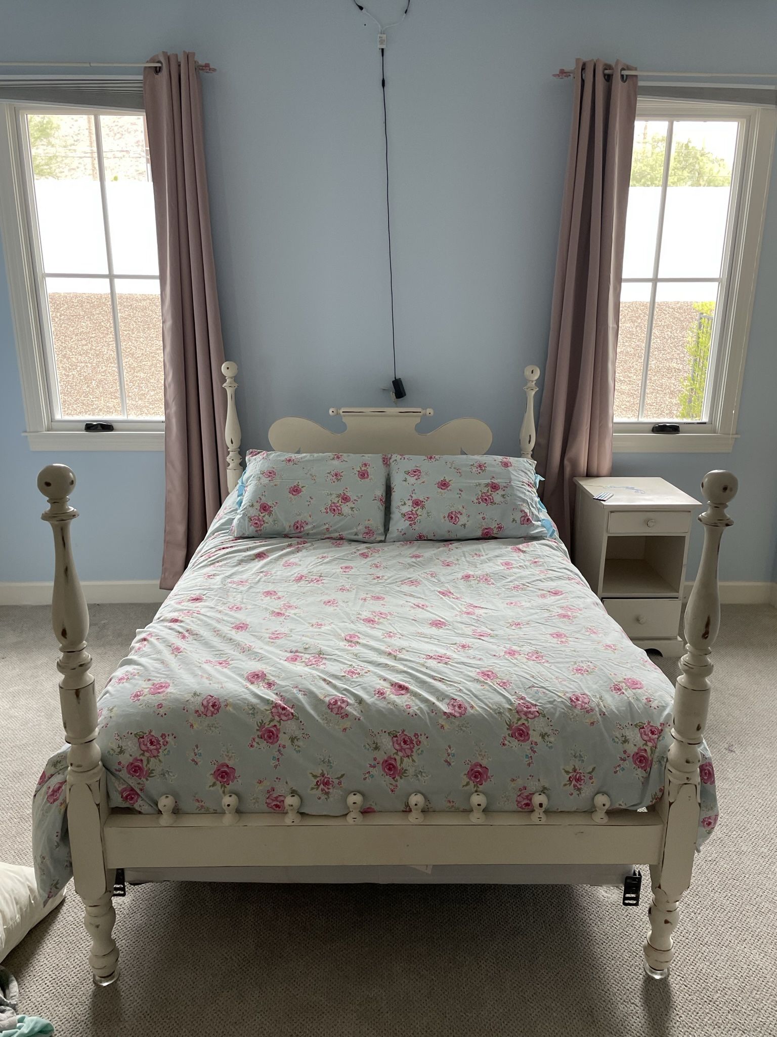 Matching Wood Full Bedroom Set
