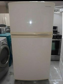 Refrigerator brand Kicheaid ice marker 3 months warranty delivery and installation