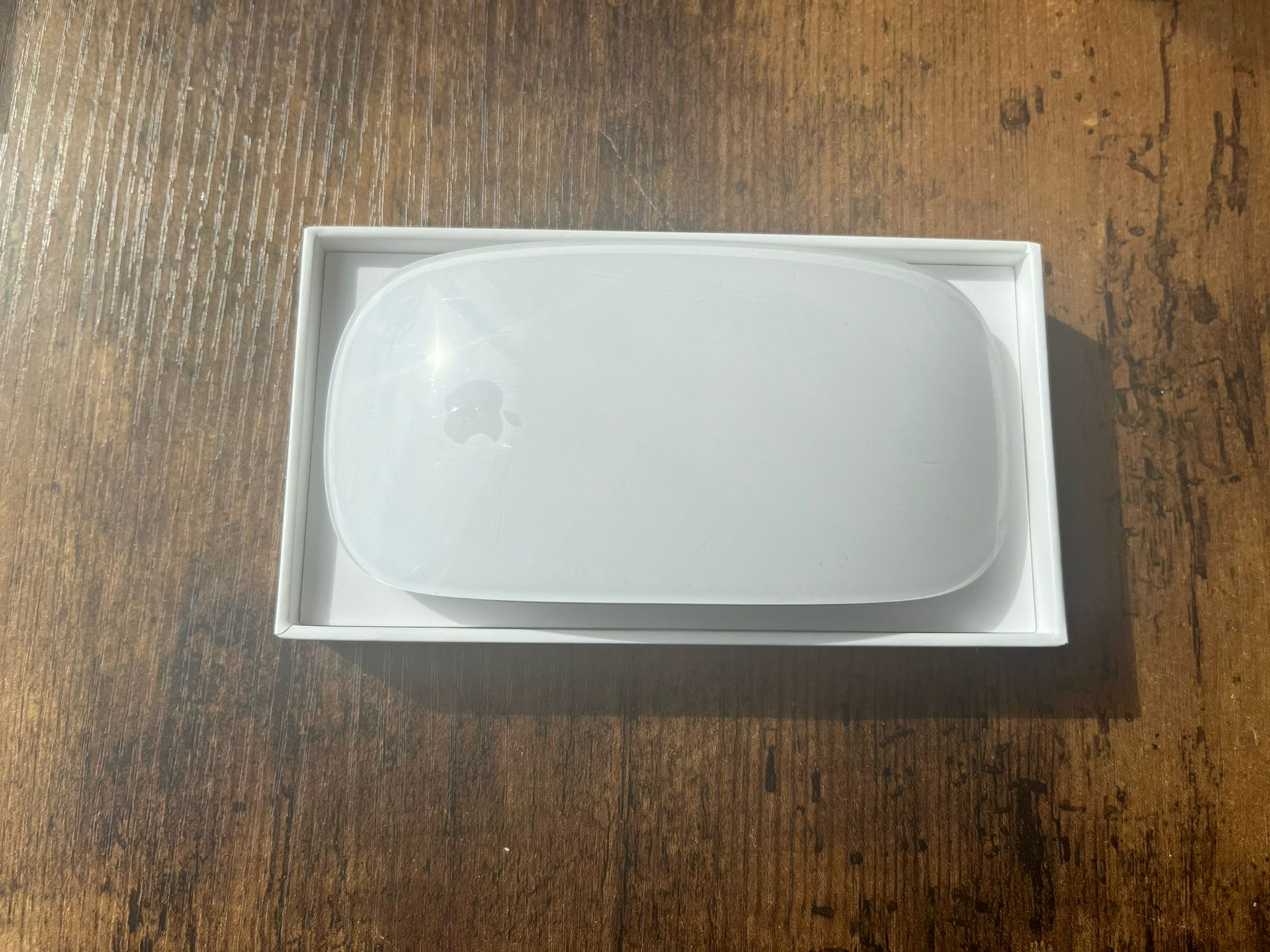 Apple Magic Mouse 2 bluetooth with lightning cable circa 2020