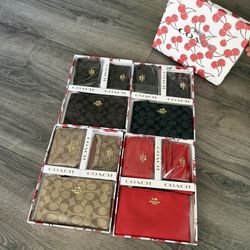 COACH ZIP AROUND WALLET GIFT SET 