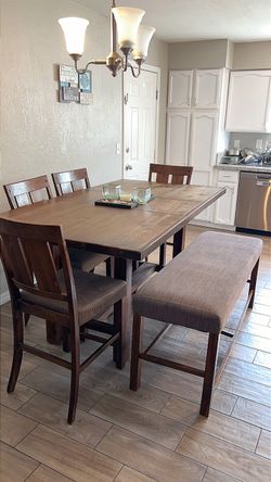 Kitchen table used MUST SEE !!