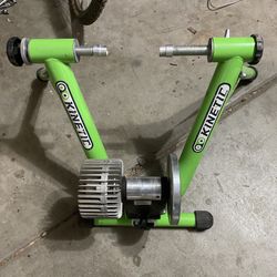 Kurt Kinetic Road Machine Cycling Bike Trainer