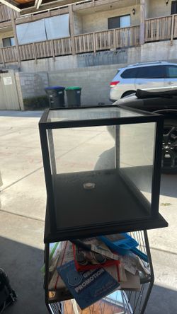 Shadow box
