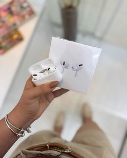 AirPods Pro 3 ANC + USB-C MagSafe Case — Excellent Condition, Free Shipping