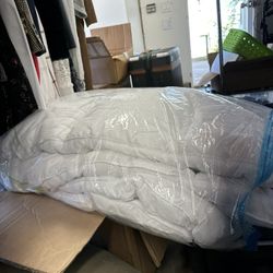 Feather Bed Mattress Topper (full )