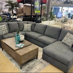 Brand New🚦$10 Down Payment Finance ▪️▪️Edenfield 3 Piece Sectional with Chaise 