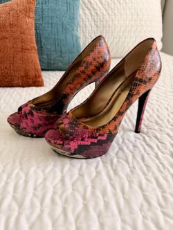 Guess Heels In Size 8 - NEVER WORN