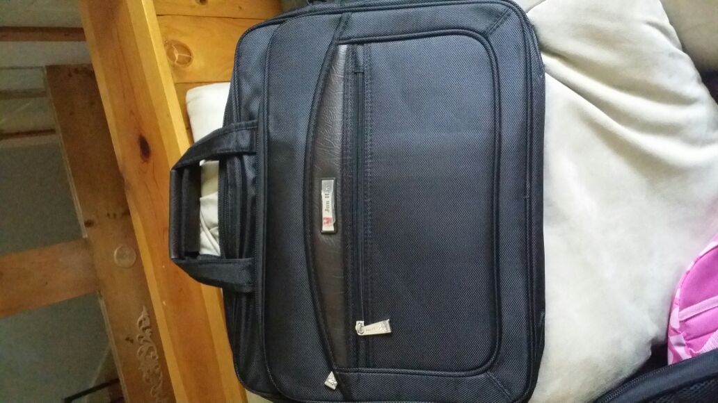 Laptop carrying bag