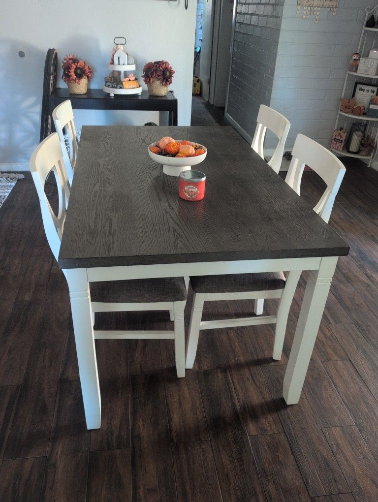 Country Style Table With Bench