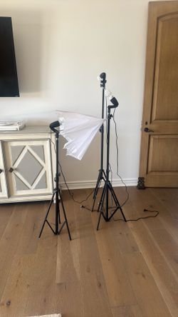 3 Production Lights
