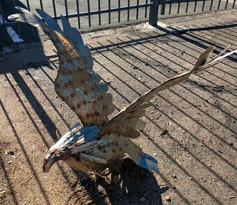 New "Metal Eagle Sculptures"
Indoor / Outdoor
2 sizes 2 prices