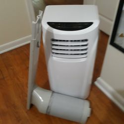 8k Btu Portable Air Conditioner Like New,cold. 