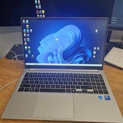 Laptop Samsung Galaxy Book 4