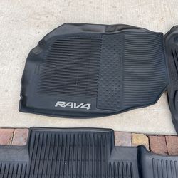 Toyota RAV4 Año 18/22