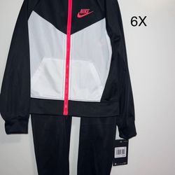 Nikes Track Suit